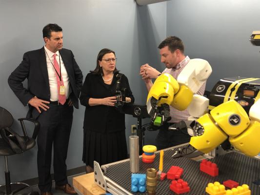 U.S. Commerce Department Deputy Secretary Karen Dunn Kelley Visits RE2 Robotics in Pittsburgh. 