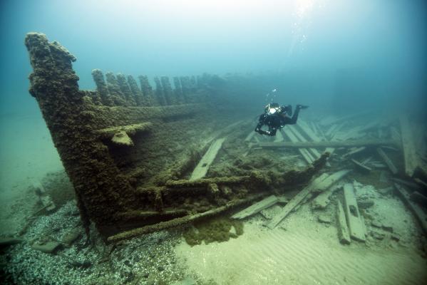 Shipwrecks like Lucinda Van Valkenburg attract visitors from all around the world to Thunder Bay National Marine Sanctuary (Tane Casserley/NOAA)