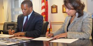Minority Business Development Agency (MBDA) and Operation HOPE sign a memorandum of understanding designed to provide U.S. minority business enterprises (MBEs) with greater opportunities to access technical and financial resources