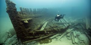 Shipwrecks like Lucinda Van Valkenburg attract visitors from all around the world to Thunder Bay National Marine Sanctuary (Tane Casserley/NOAA)